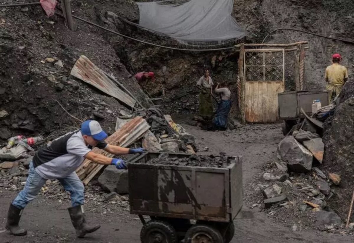 Cuatro mineros murieron tras explosión en una mina de carbón en Colombia