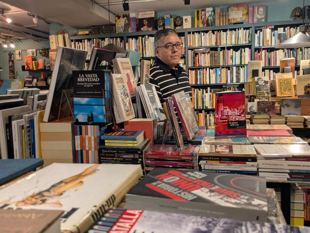 Mario Morenza hace una oda a los mendigos ilustres de una ciudad en llamas