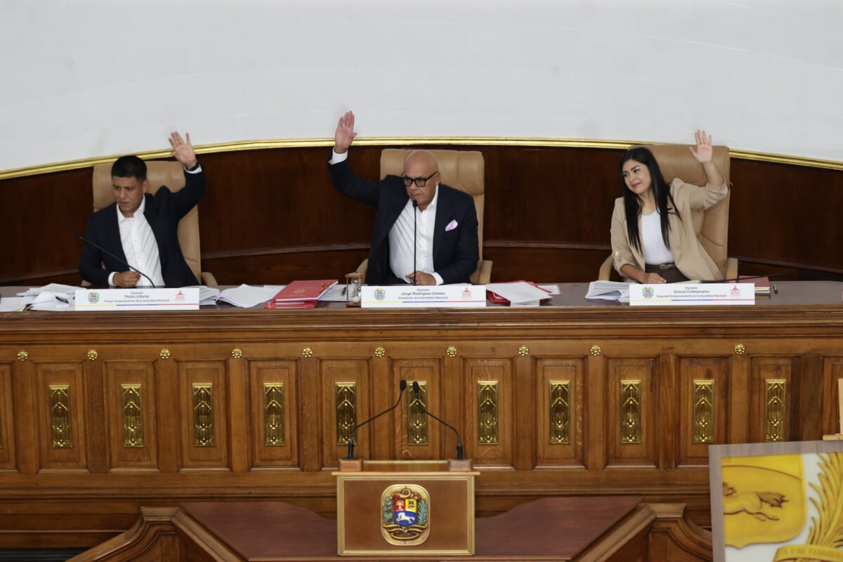 Larry Devoe fue designado como fiscal general de la República