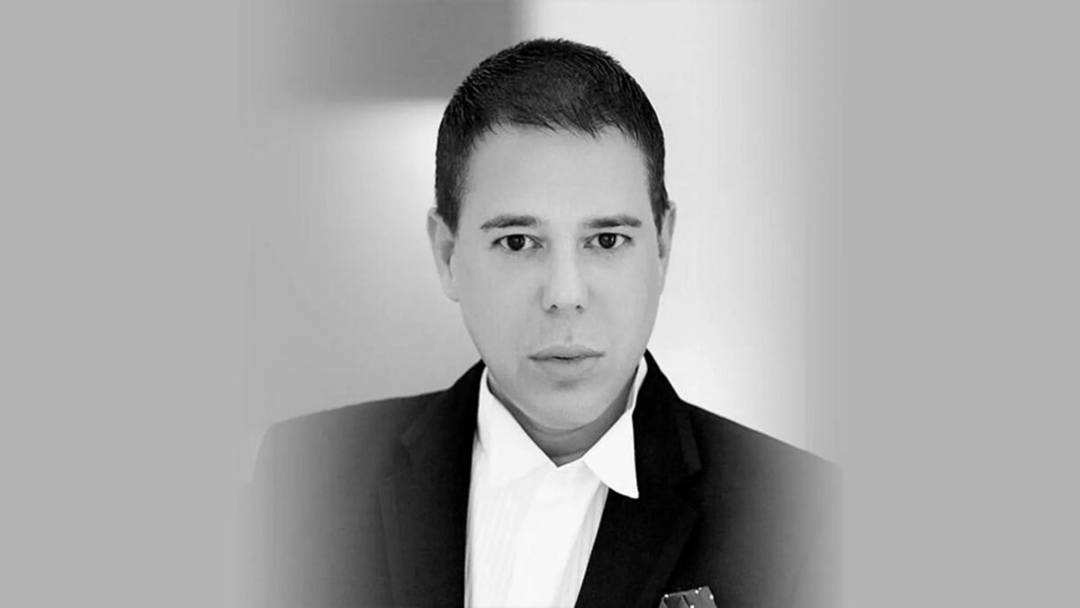 El diseñador venezolano Hannibal Laguna recibió el Premio Diseñador Nacional de la Fashion Week de Madrid