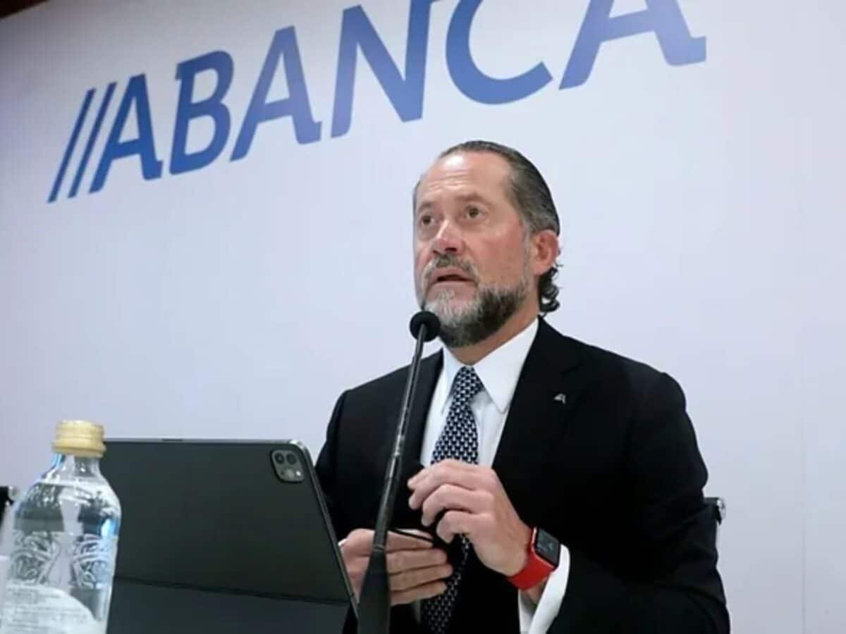 Juan Carlos Escotet es el nuevo presidente del Deportivo La Coruña en España