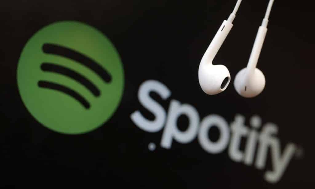 Spotify anunció medidas luego de la polémica que lo señaló de difundir desinformación sobre la pandemia