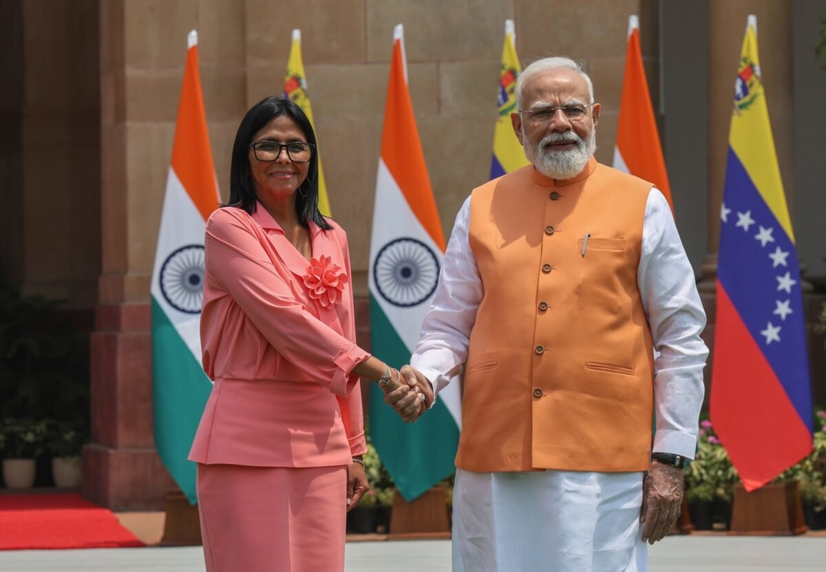 La India dice que no hubo acuerdos formales con Delcy Rodríguez, pero abre la puerta a empresas