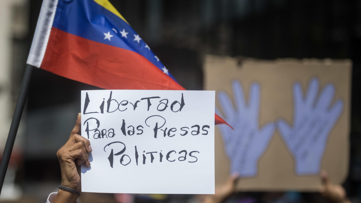 Familiares y activistas exigieron la excarcelación de más de 30 presas políticas en el INOF