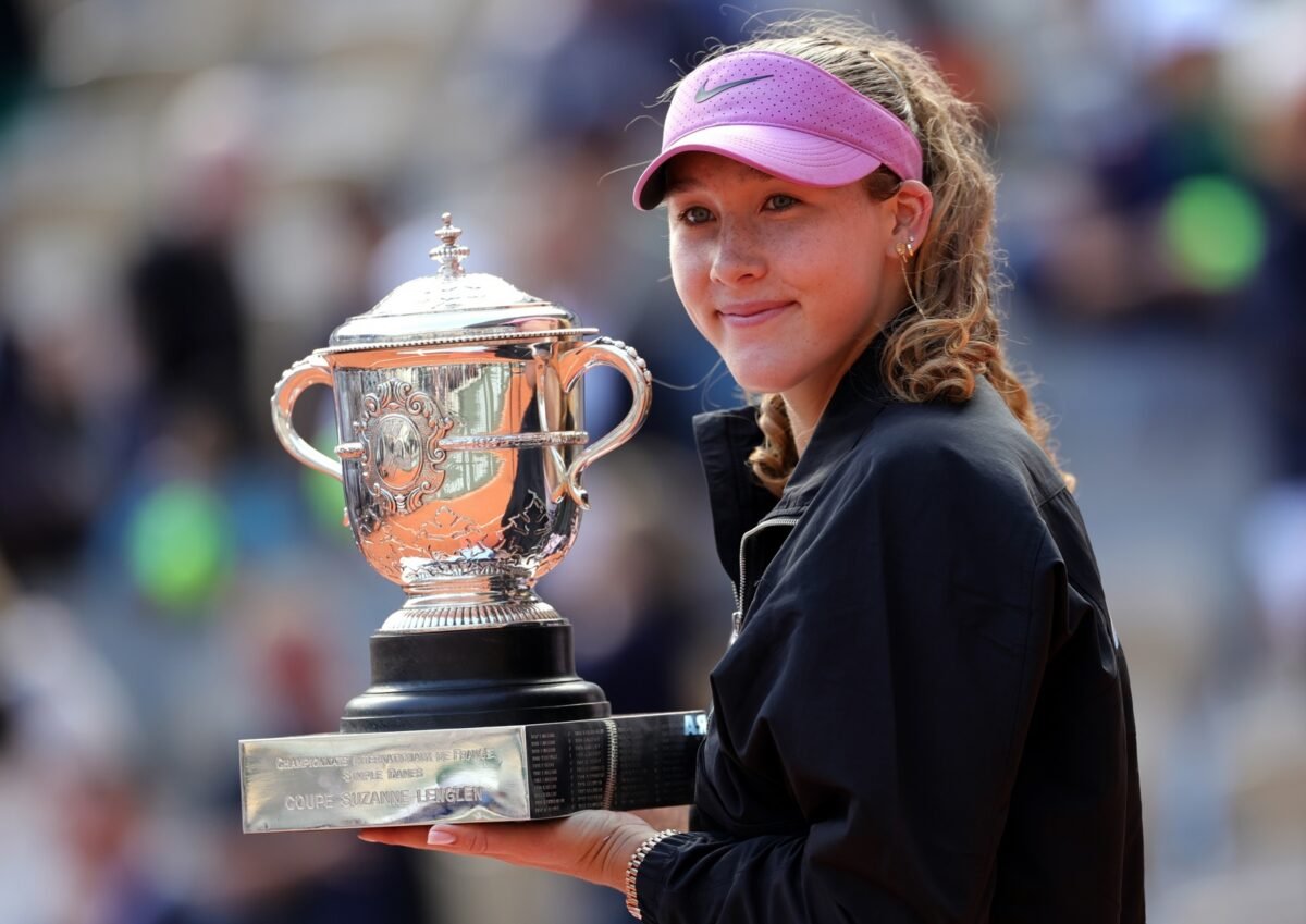 La rusa Mirra Andreeva conquistó Roland Garros y ganó el primer Grand Slam de su carrera